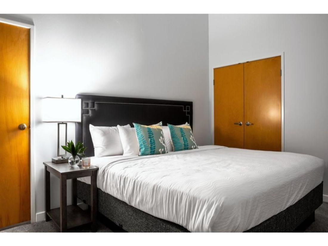 Modern Apartment Close To Everything Cozysuites Indianapolis Ngoại thất bức ảnh